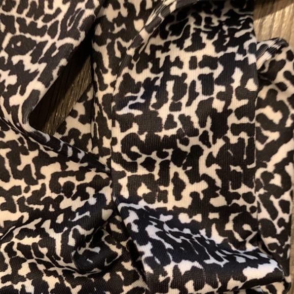 Geometric Print Long Sleeve Wrap Dress - Picture 11 of 14